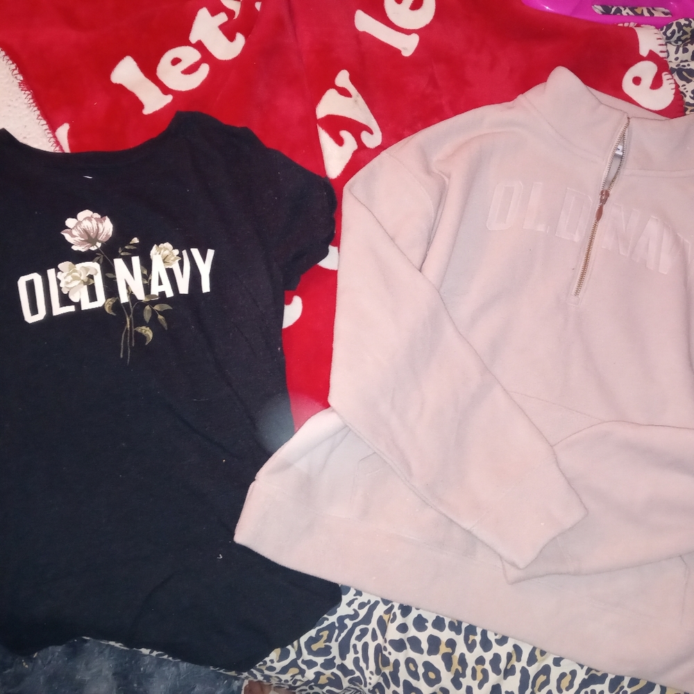 The pullover is no longer available Old Navy shirt and half zip